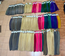 Load image into Gallery viewer, Human hair extensions, extra thick ends, 50 centimeters long, weighing approximately 200 grams.