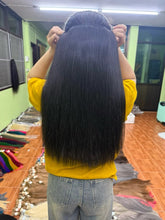 Load image into Gallery viewer, Human hair extensions, extra thick ends, 50 centimeters long, weighing approximately 200 grams.