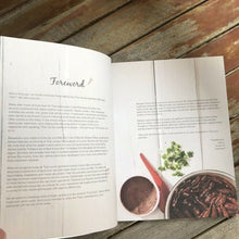 Load image into Gallery viewer, Cookbook Thai Curry Favorite Recipes From Home Kitchen All Over Thailand Popular