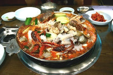 Load image into Gallery viewer, Yum Yum Instant Noodles Tom Yum Kung Creamy Hit Thai Flavor Spicy Sweet Sour 67g