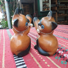 Load image into Gallery viewer, WOODEN PAIRS CAT Cheers Hand Carve Statue Figurine Crafted Home Decor So Cute