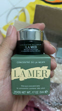 Load image into Gallery viewer, Buy 6 Free 1 La Mer the Eye Concentrate Promotion 17 oz / 5ml