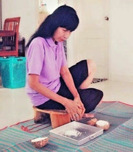 Load image into Gallery viewer, Ancient Coconut Grater Shredder Wood Scraper Thai Food Oil Portable Grinder DHL