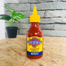 Load image into Gallery viewer, 4x230g Medium Hot Spicy Thai Sriracha Chili Sauce Sriraja Panich Original BBQ