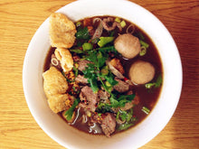 Load image into Gallery viewer, MAMA Instant Noodles Moo Nam Tok Flavour Pork Spicy 55g