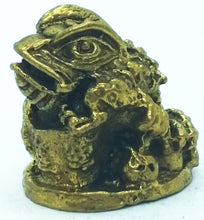Load image into Gallery viewer, Miniature Amulet Frog Lucky Brass Talisman Love Charm Magic Thai Pendant