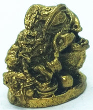 Load image into Gallery viewer, Miniature Amulet Frog Lucky Brass Talisman Love Charm Magic Thai Pendant